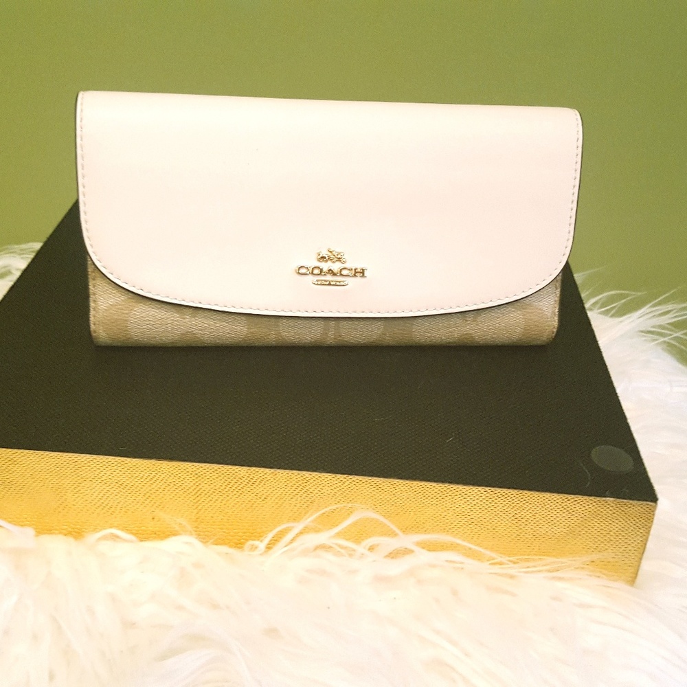 New! Coach Wallet Off White Leather